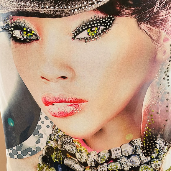 RIHANNA Fabulous NWOT Rhinestone SUBLIMATION Split Back TOP ONE-Size - Picture 2 of 11